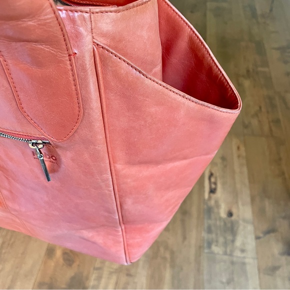 Hobo International large leather tote in salmon color. - Picture 14 of 16